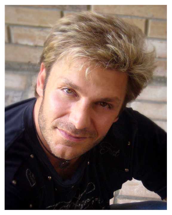 Vic Mignogna
